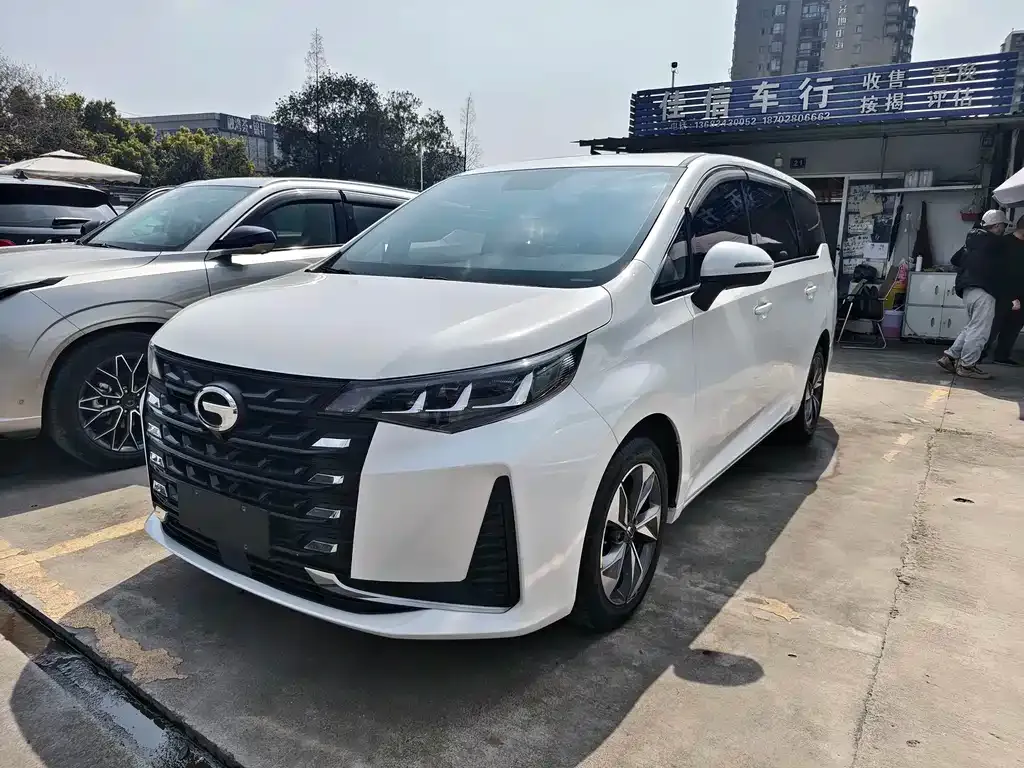GAC Motor Trumpchi M6 — фото 1