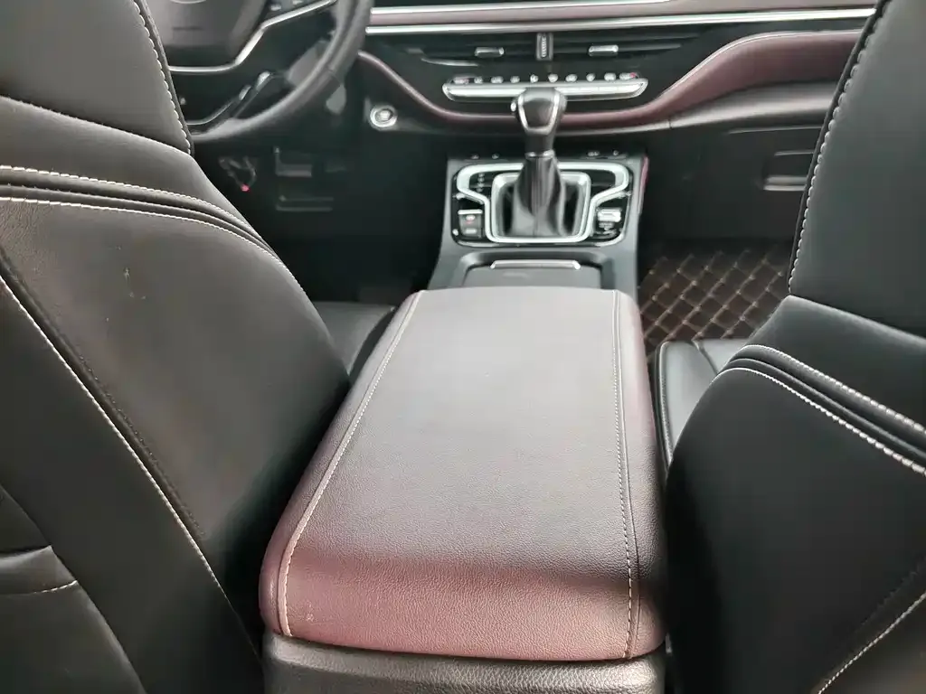 GAC Motor Trumpchi M6 — фото 10