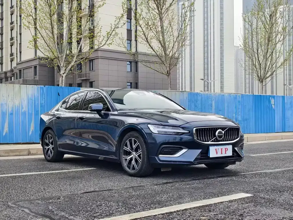 Volvo S60 — фото 9