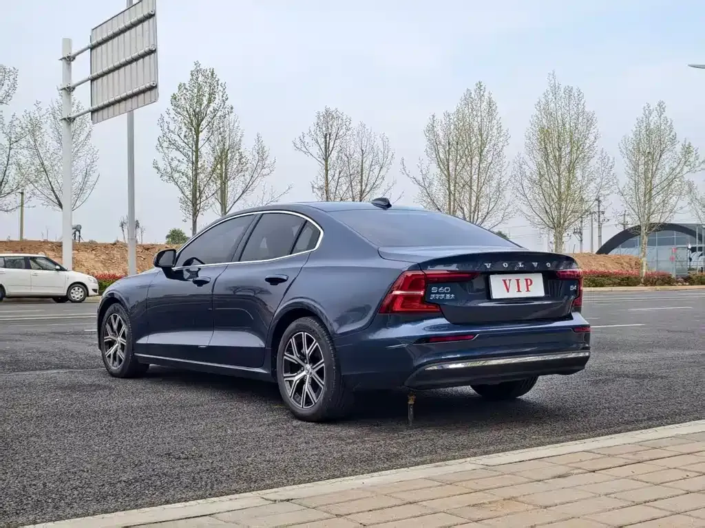 Volvo S60 — фото 3