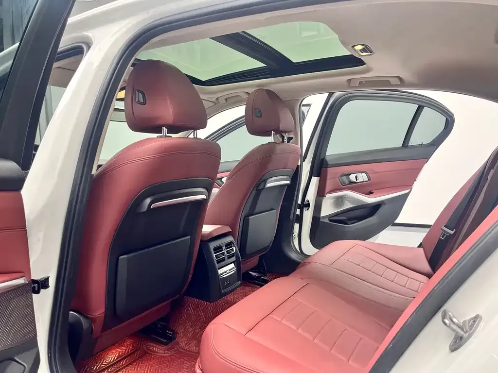 BMW 3 Series 2021 из CN, фото 4