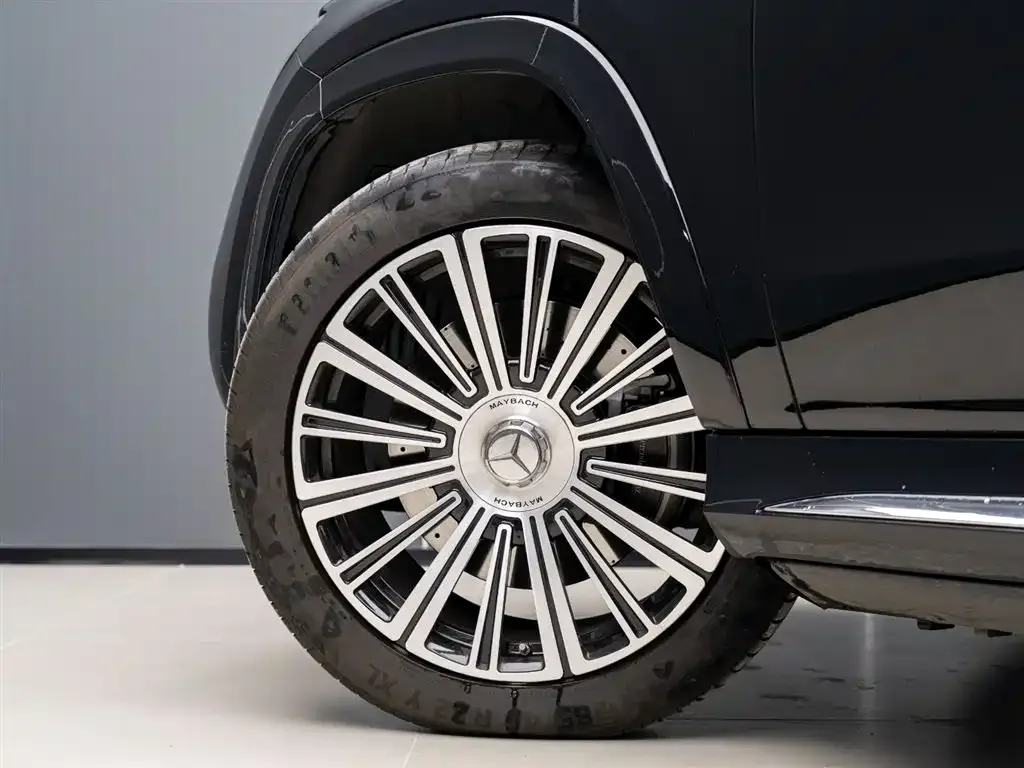 Mercedes-Benz GLS — фото 4