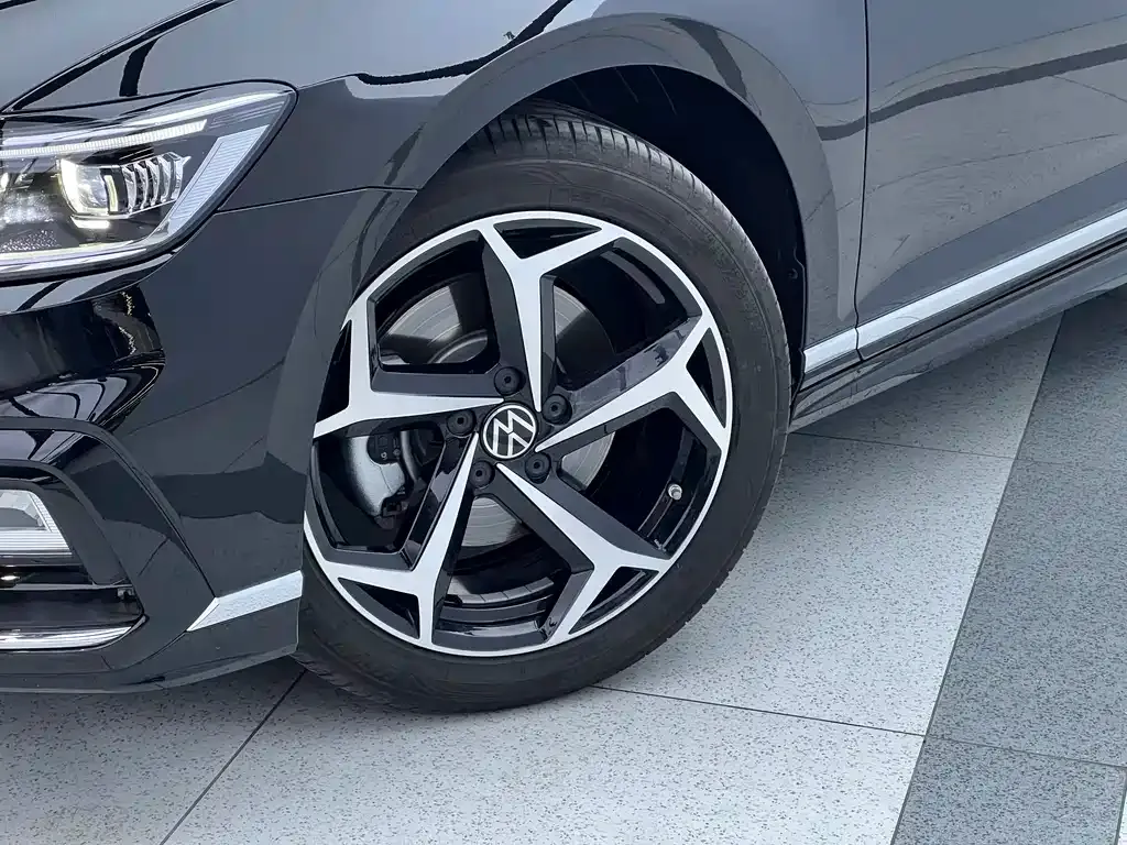 Volkswagen Magotan 2025 из CN, фото 9