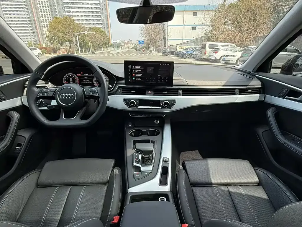 Audi A4L 2023 из CN, фото 6