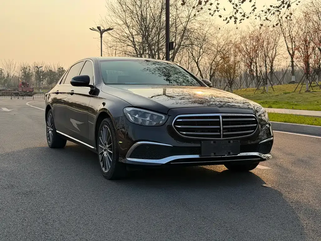 Mercedes-Benz E-Class — фото 10