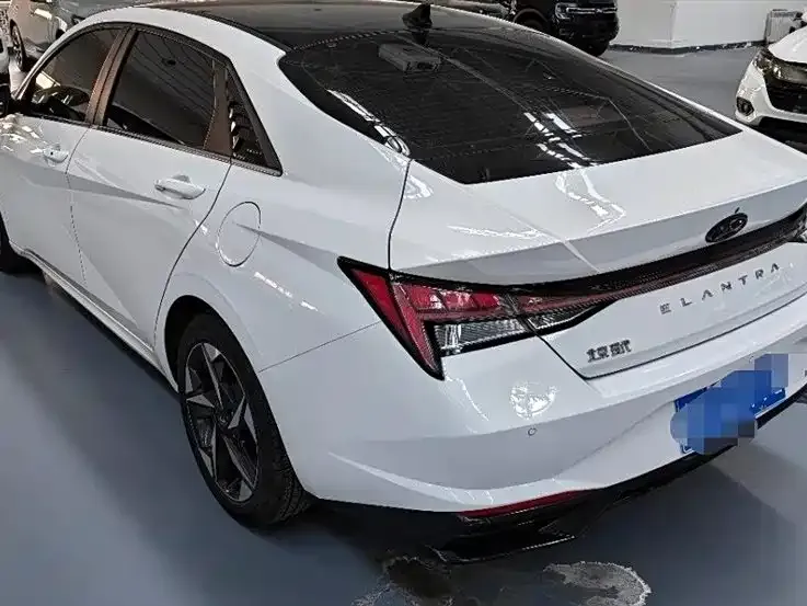 Hyundai Elantra 2022 из CN, фото 4
