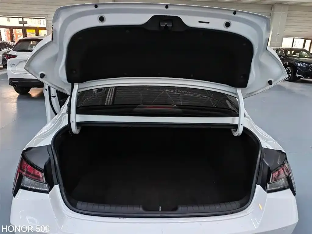 Hyundai Elantra 2022 из CN, фото 2