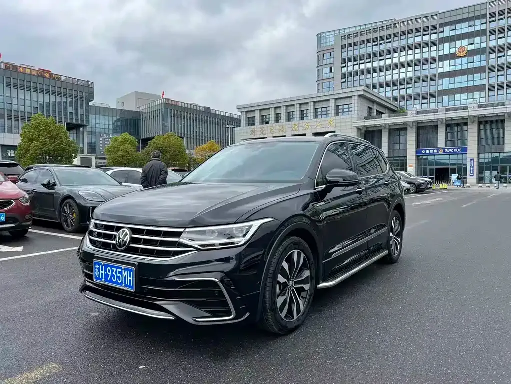 Volkswagen Tiguan L 2023 из CN, фото 1