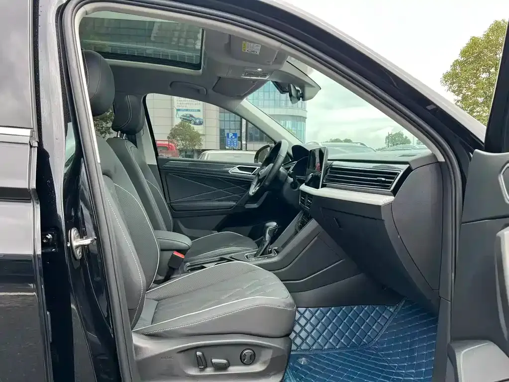 Volkswagen Tiguan L 2023 из CN, фото 4