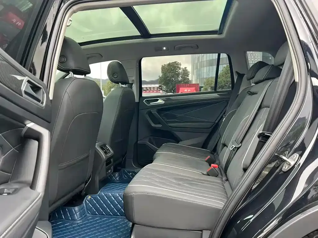 Volkswagen Tiguan L 2023 из CN, фото 8