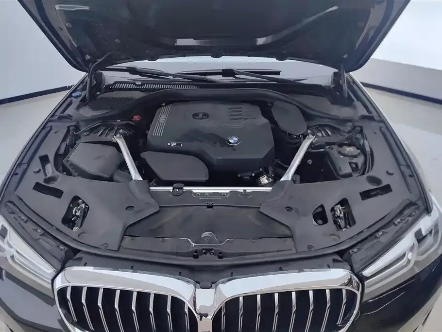 BMW 5 Series — фото 10