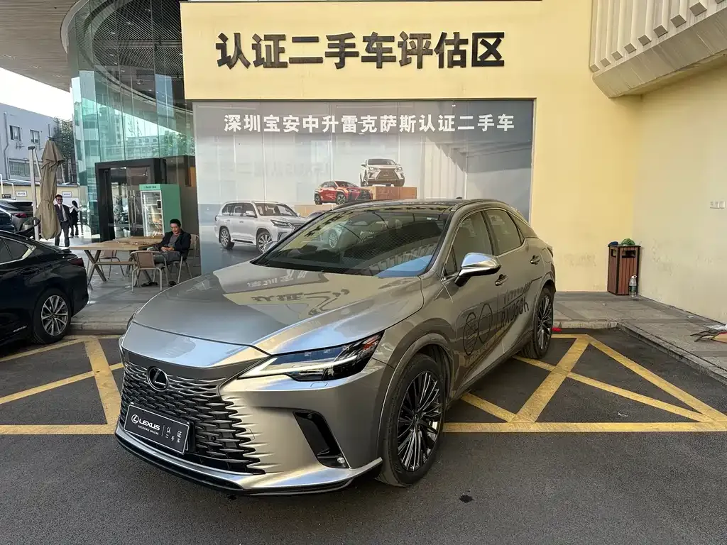 Lexus RX — фото 1