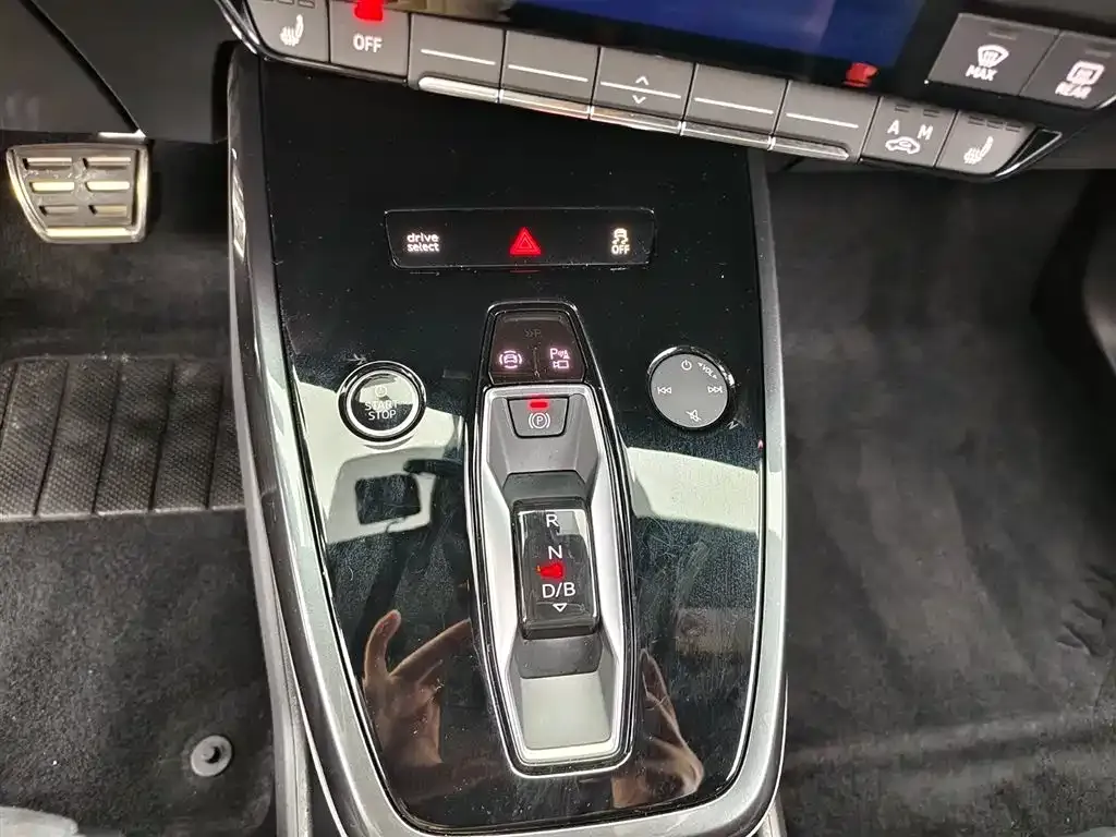 Audi Q5 e-tron 2024 из CN, фото 2