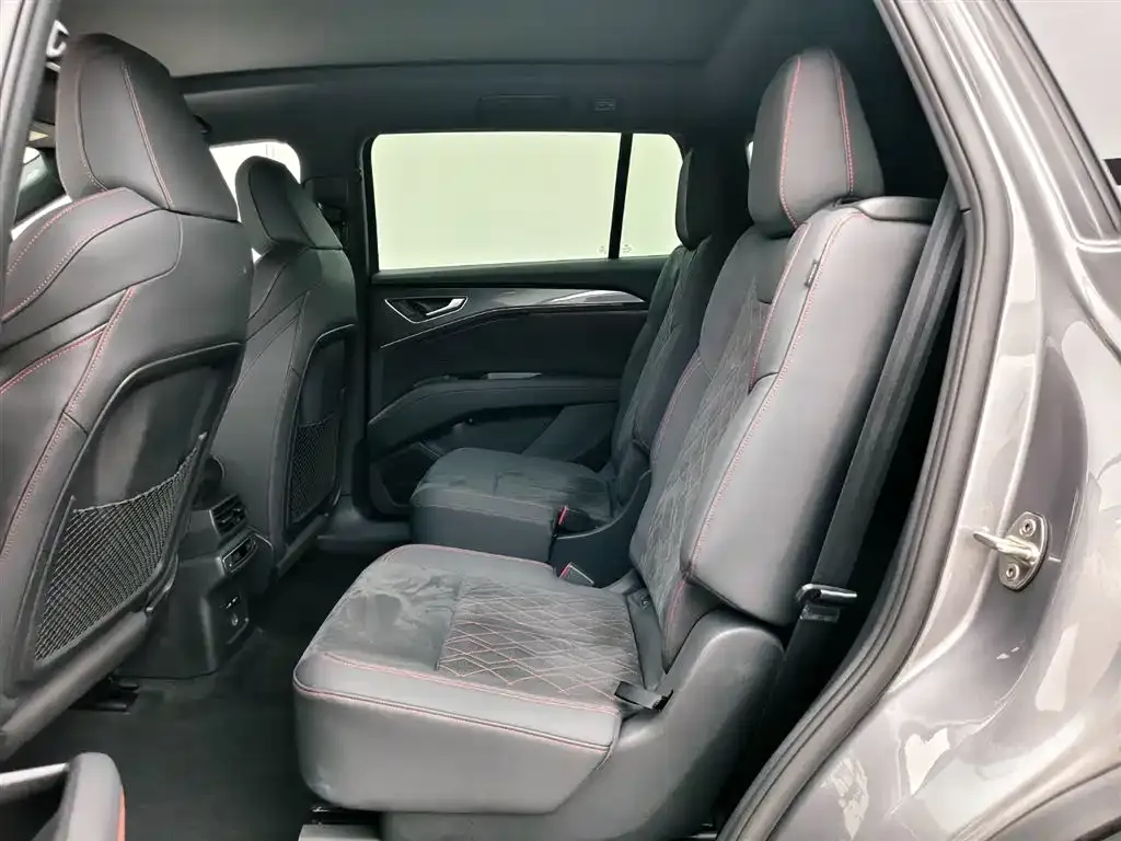 Audi Q5 e-tron 2024 из CN, фото 7