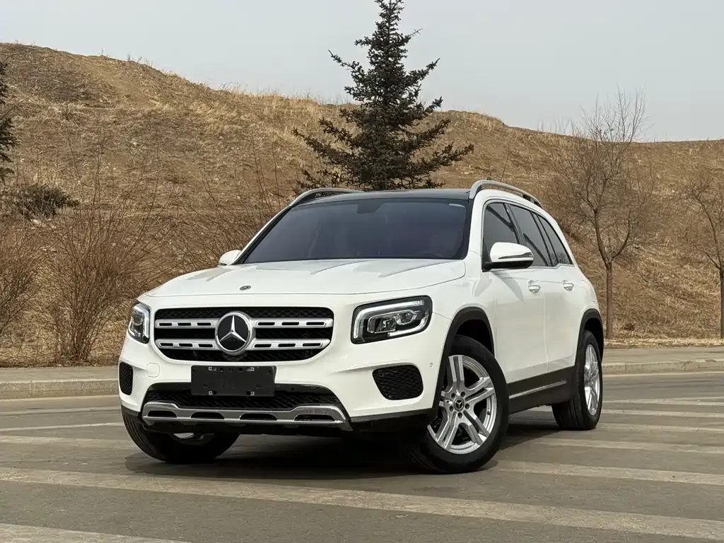 Mercedes-Benz GLB — фото 1