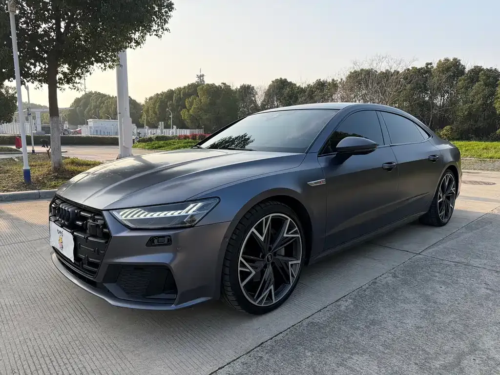 Audi A7L — фото 1