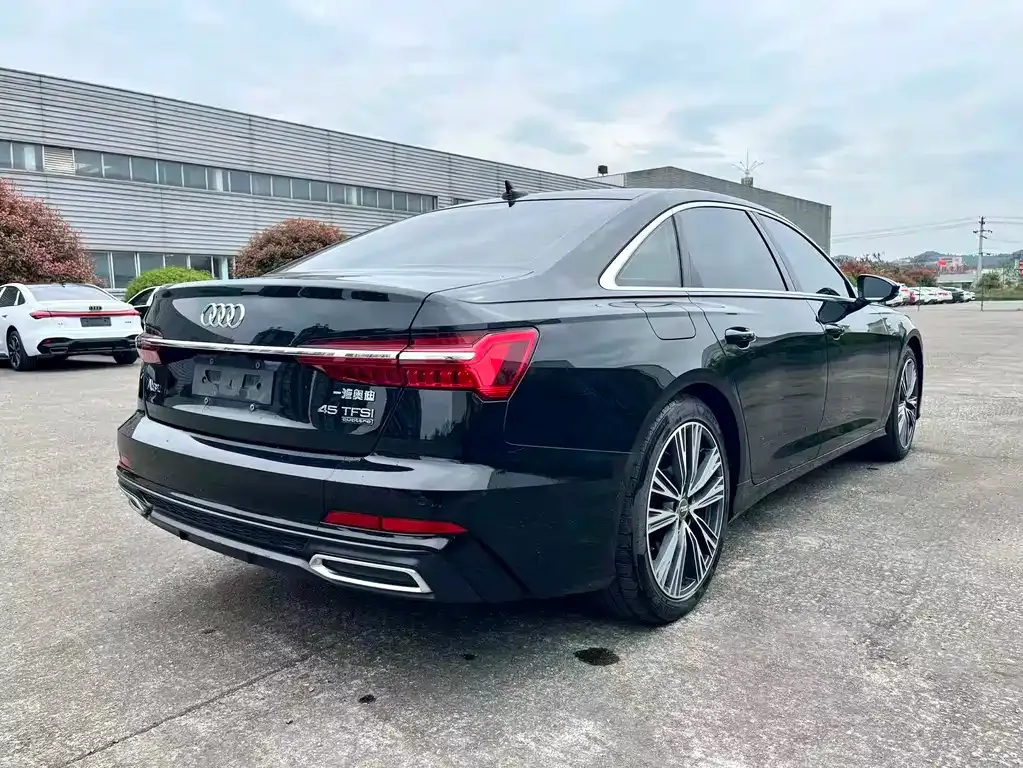 Audi A6L 2021 из CN, фото 9