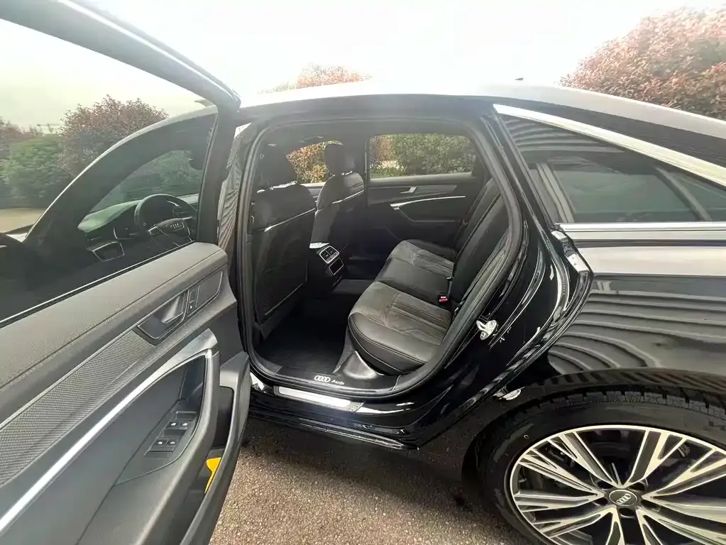 Audi A6L 2021 из CN, фото 8