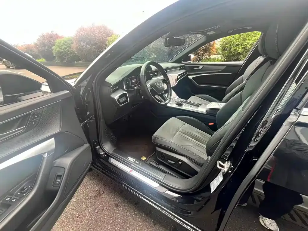 Audi A6L 2021 из CN, фото 4