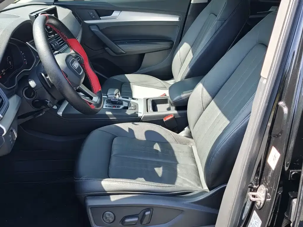 Audi Q5L 2021 из CN, фото 2