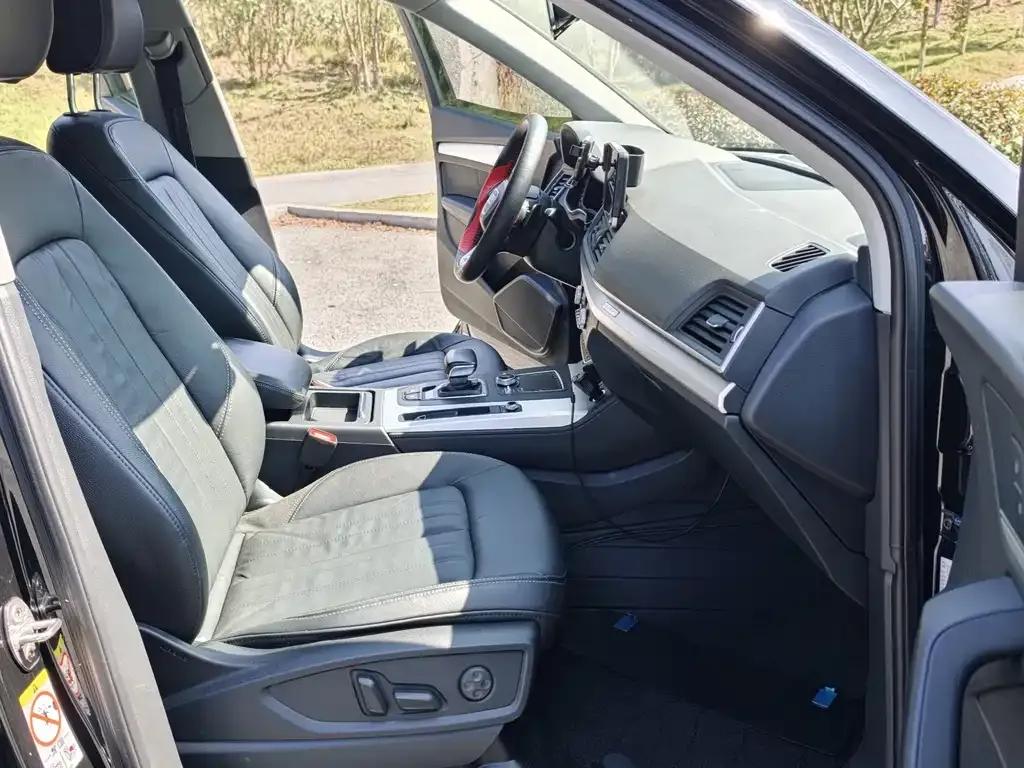 Audi Q5L 2021 из CN, фото 4