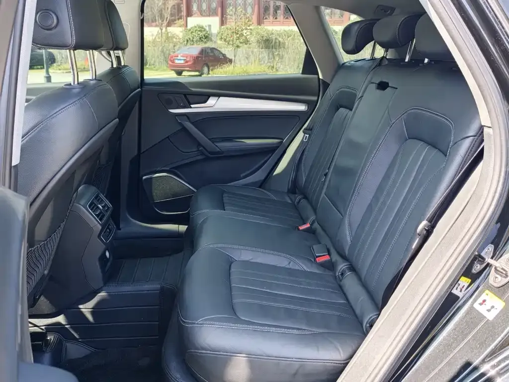 Audi Q5L 2021 из CN, фото 5
