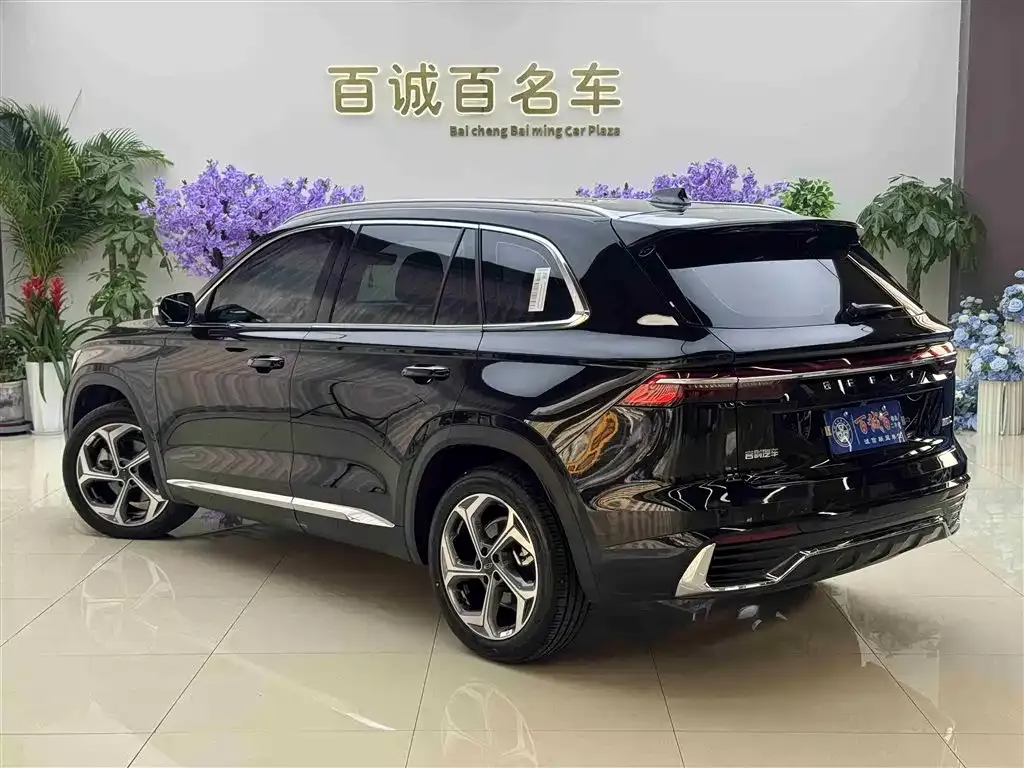 Geely Xingyue L — фото 9