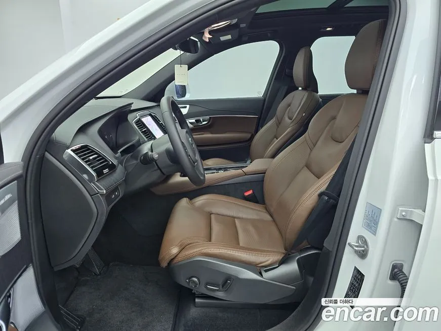Volvo XC90 — фото 10