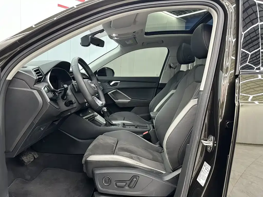 Audi Q3 — фото 10