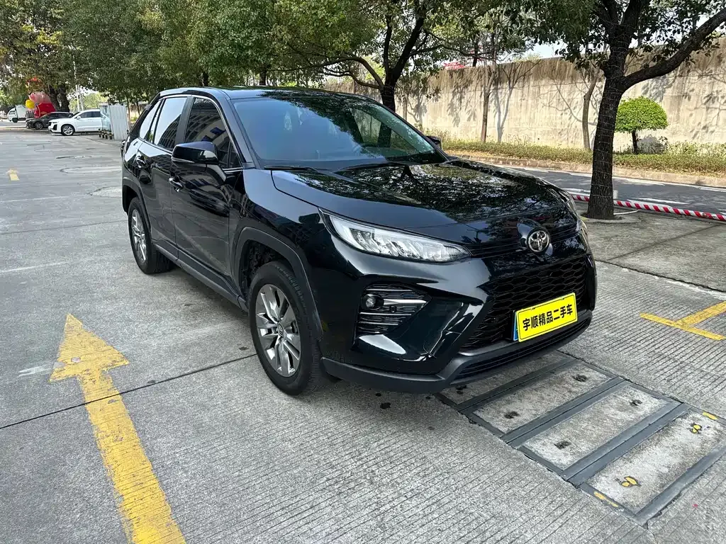 Toyota Wildlander — фото 10
