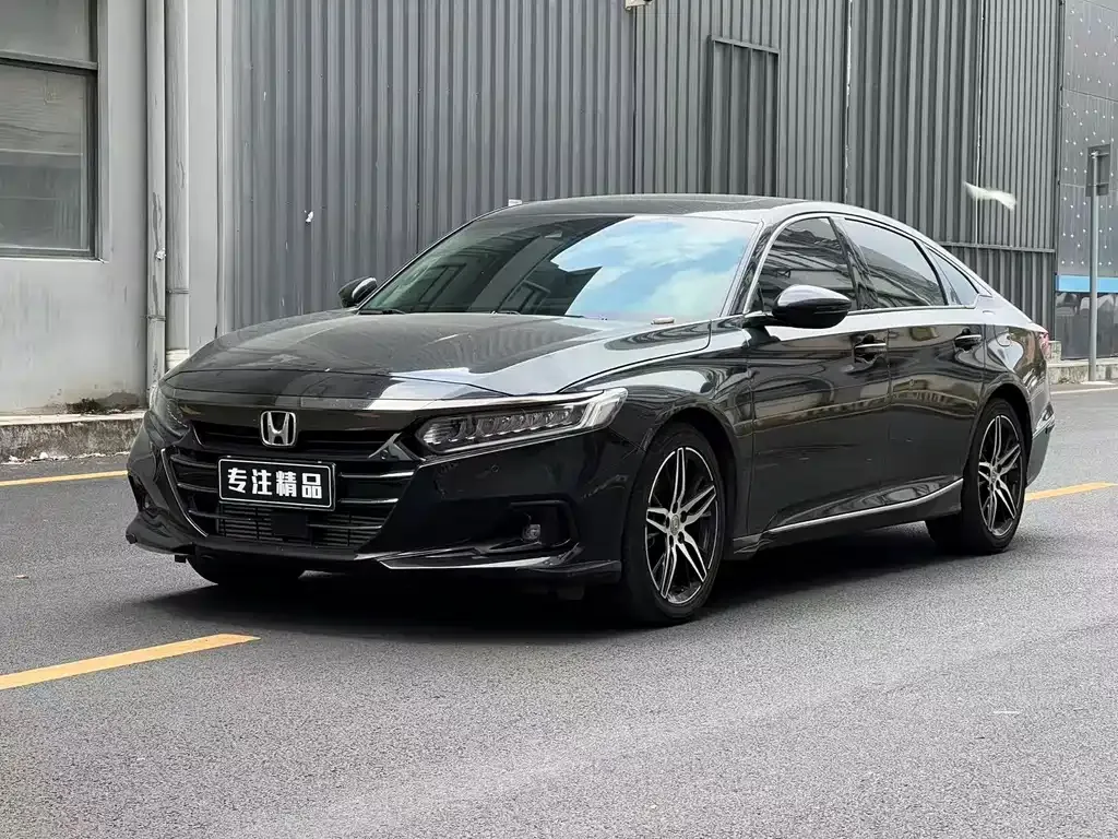 Honda Accord — фото 1
