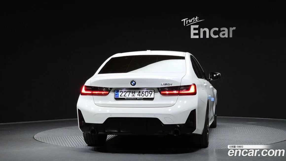 BMW 3-Series 2023 из KR, фото 3