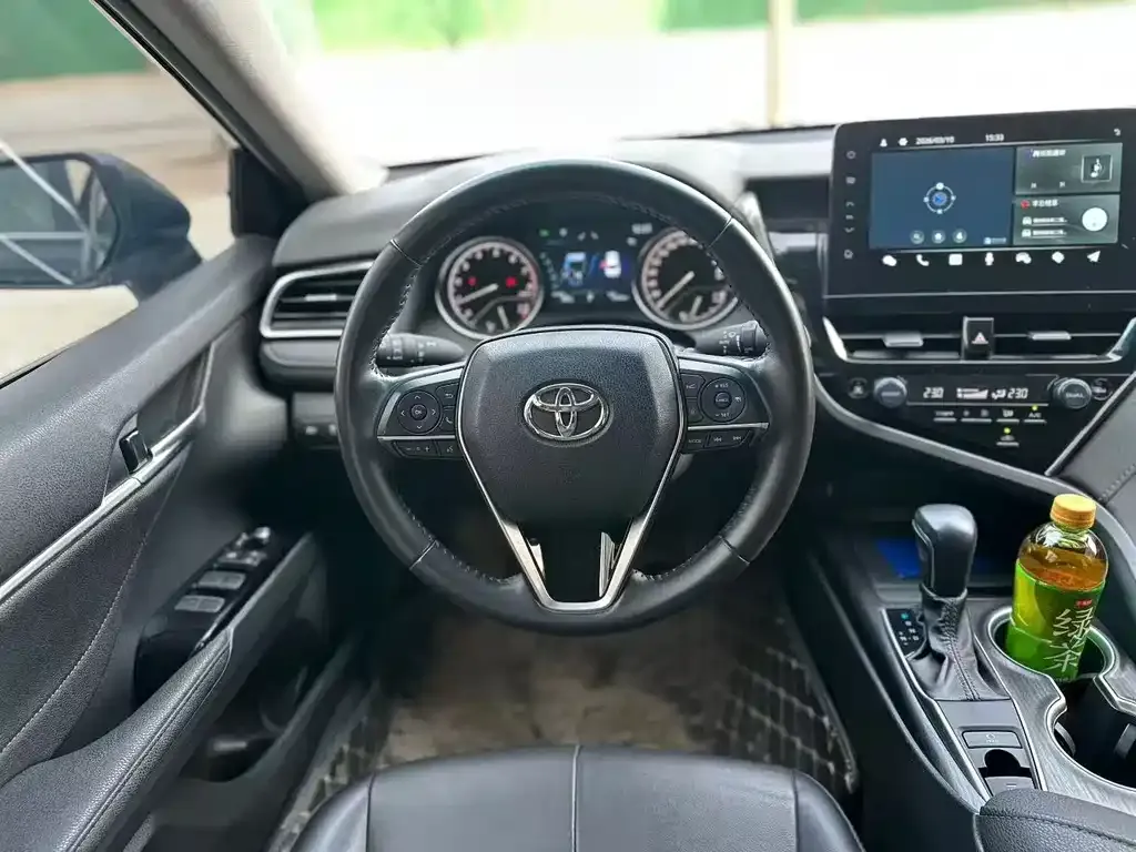 Toyota Camry — фото 3