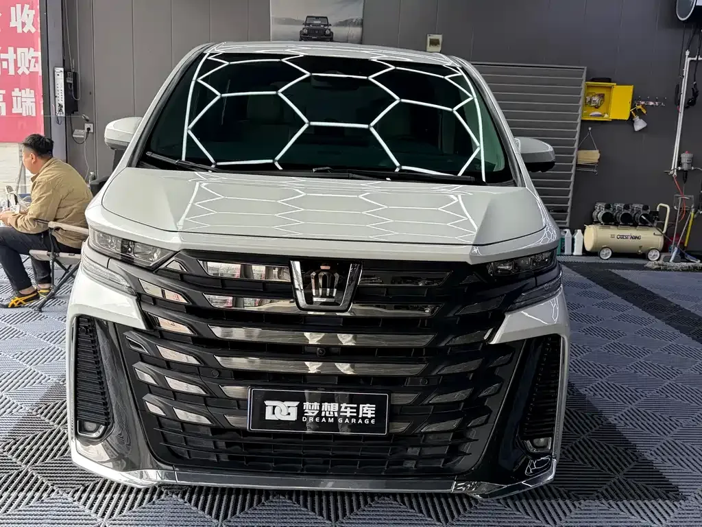 Toyota Vellfire 2023 из CN, фото 2