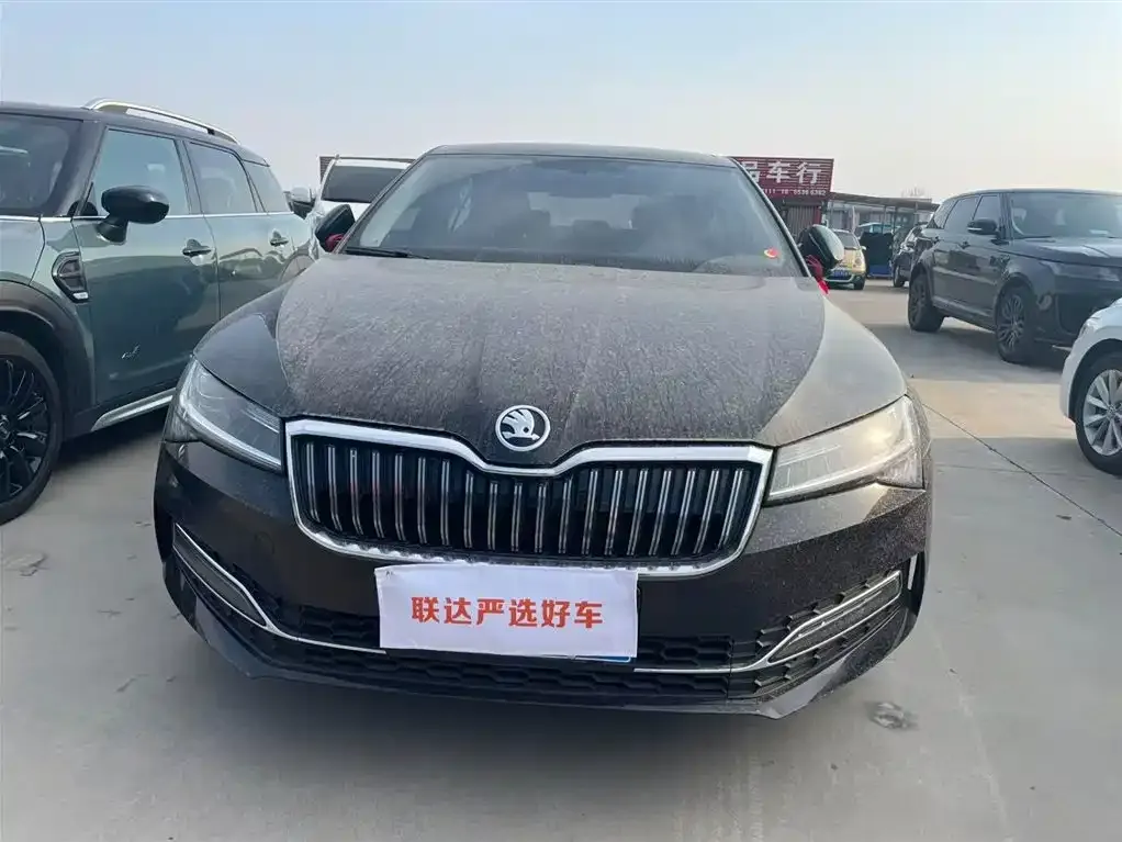 Skoda Superb — фото 5