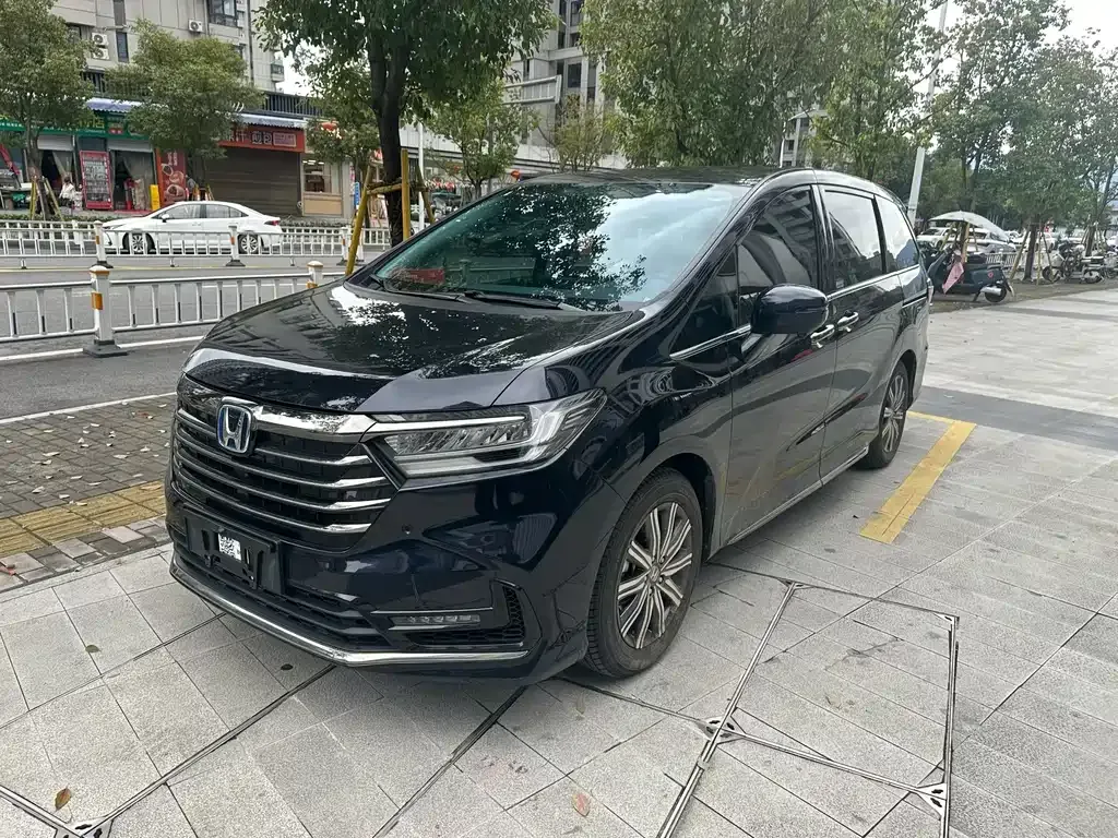Honda Odyssey — фото 1