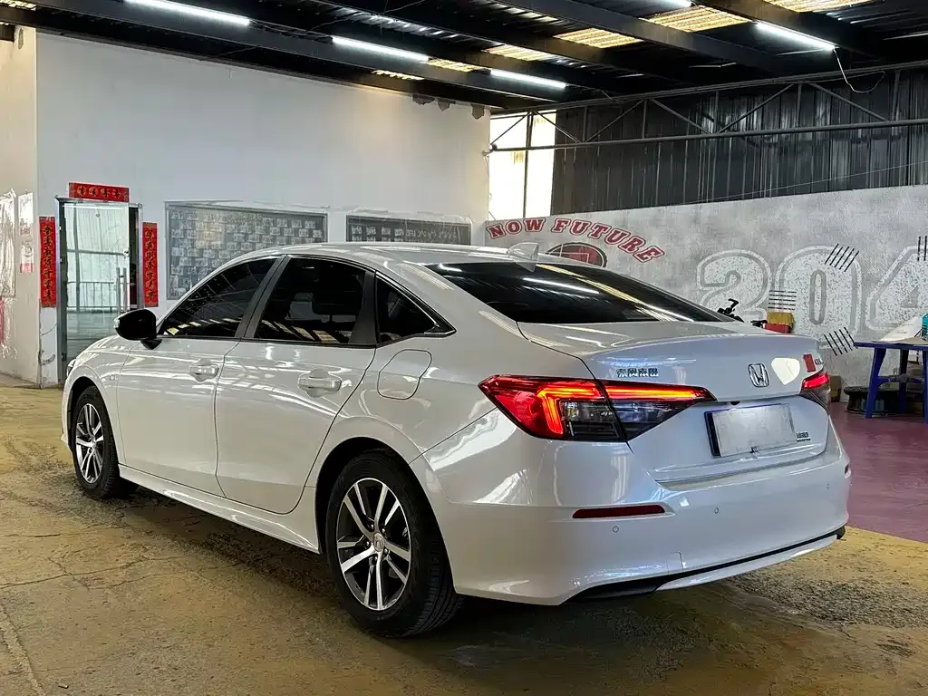Honda Civic — фото 10