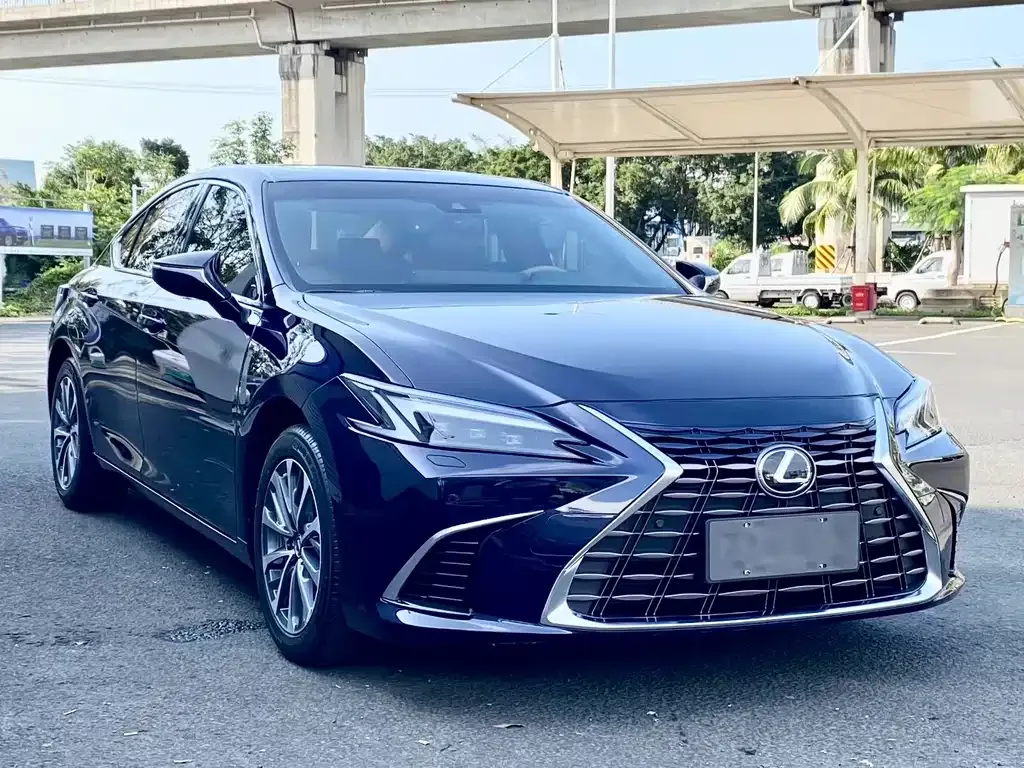 Lexus ES — фото 4
