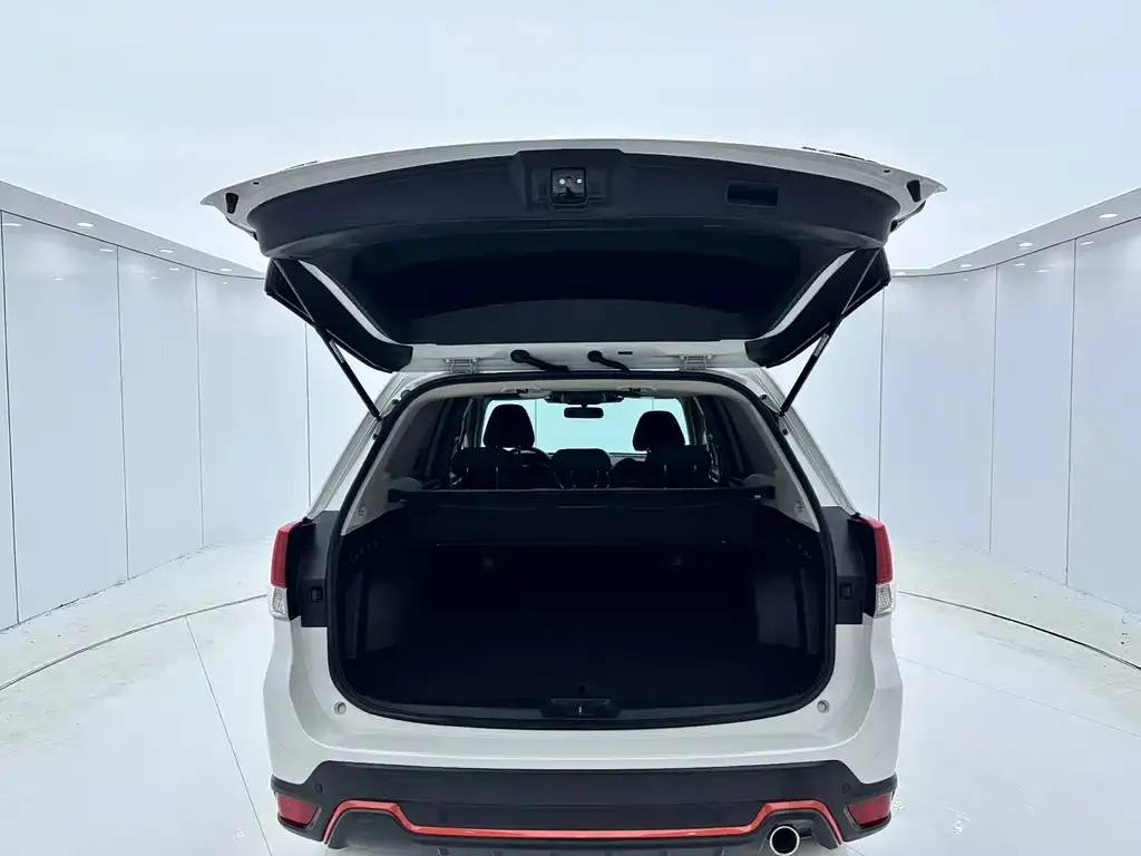 Subaru Forester 2022 из CN, фото 3