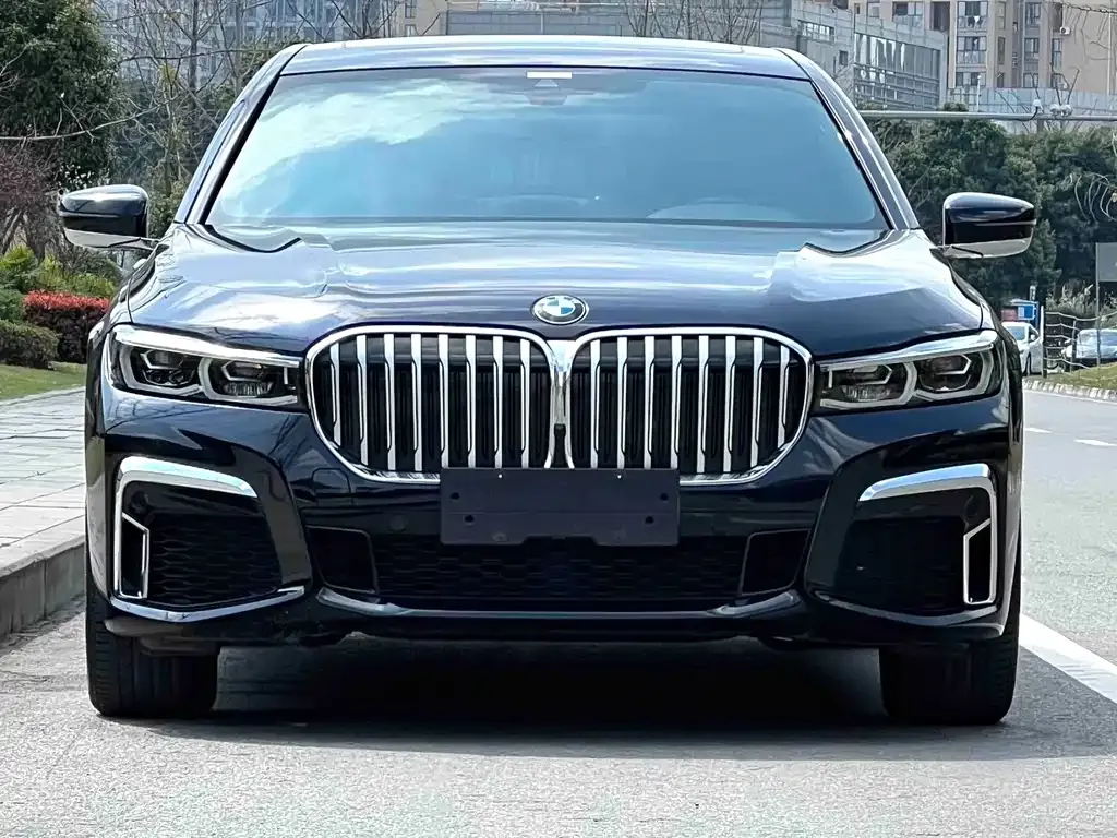 BMW 7 Series — фото 2