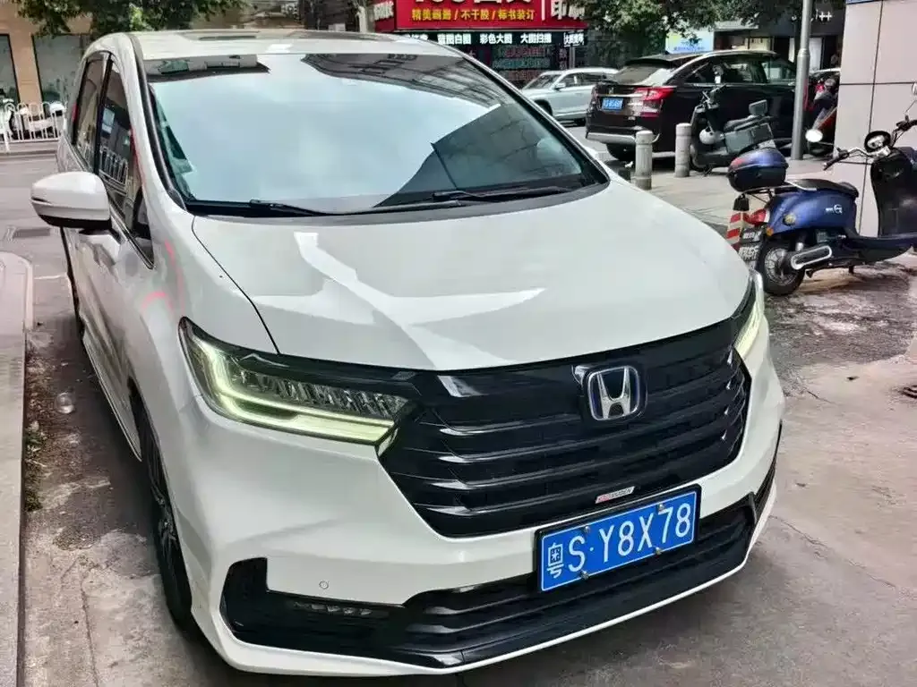 Honda Odyssey — фото 1