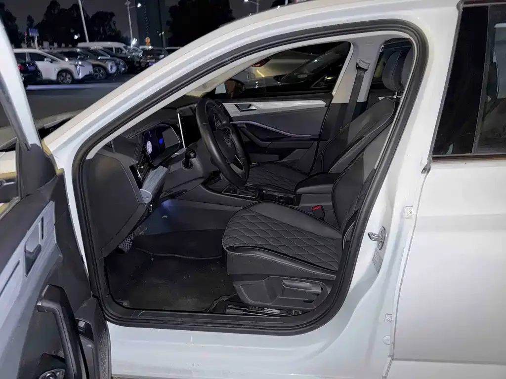 Volkswagen Sagitar 2024 из CN, фото 3