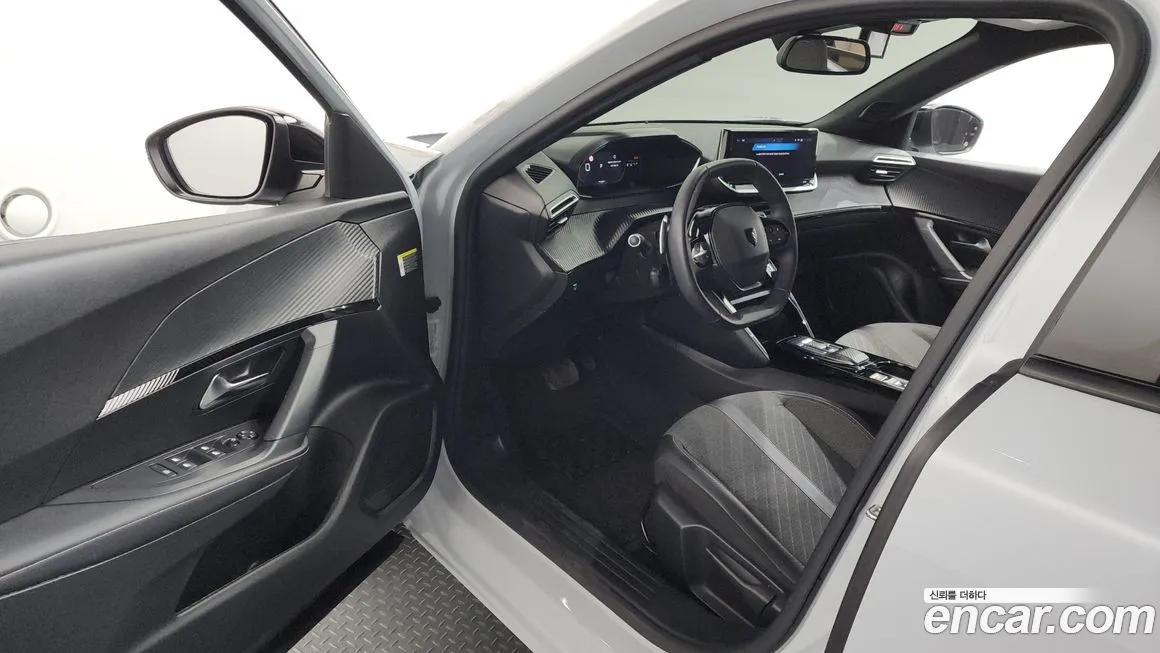 Peugeot 2008 2024 из KR, фото 3