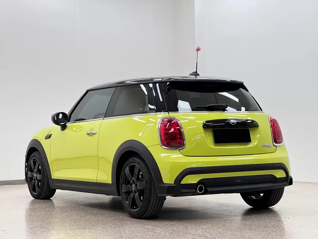 MINI Cooper (3-door) 2024 из CN, фото 2
