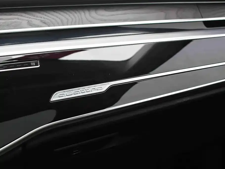 Audi A8 2023 из CN, фото 2
