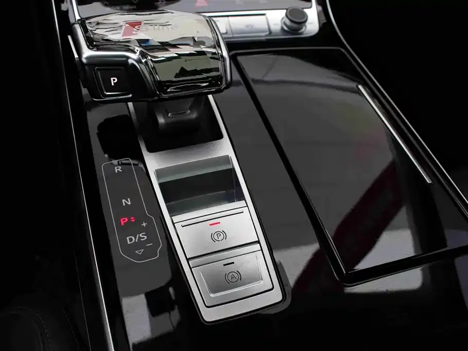 Audi A8 2023 из CN, фото 6