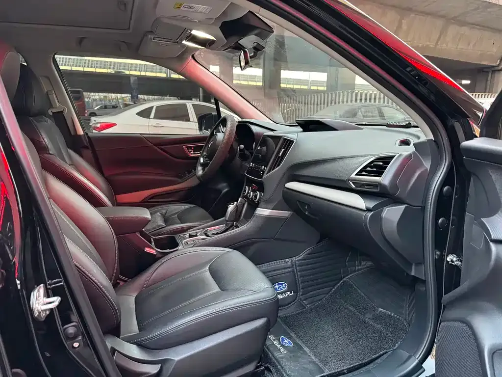 Subaru Forester 2022 из CN, фото 4