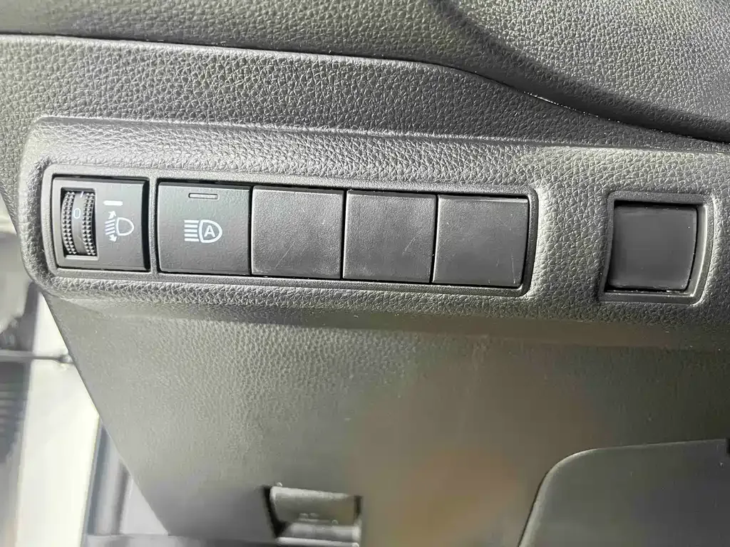 Toyota Corolla — фото 10