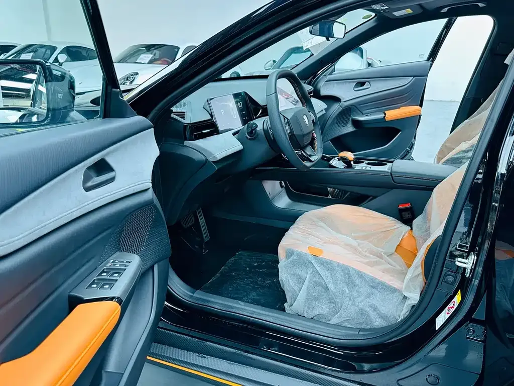 Changan UNI-V 2026 из CN, фото 6