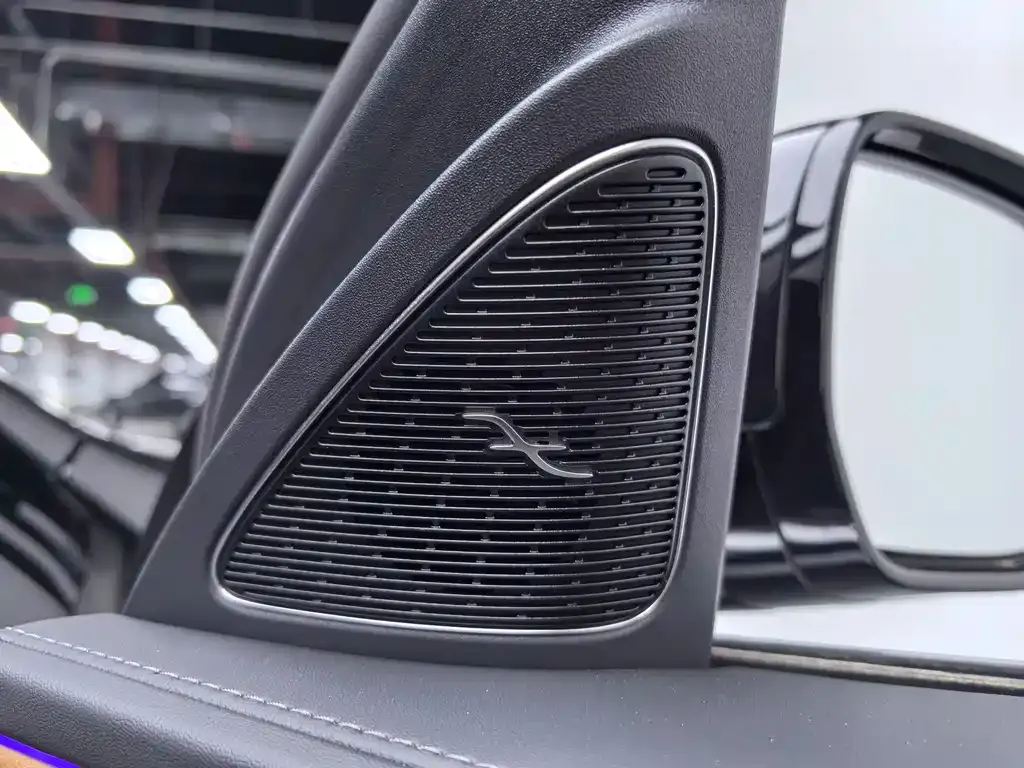 Mercedes-Benz E-Class — фото 5